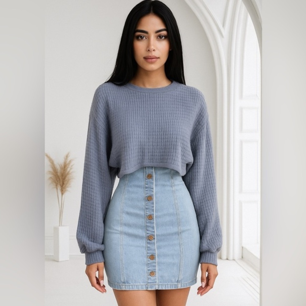 Zara Blue Crew Neck Cropped Sweater